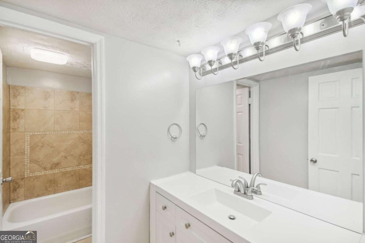 6429 Woodstone Way Morrow - Photo 18