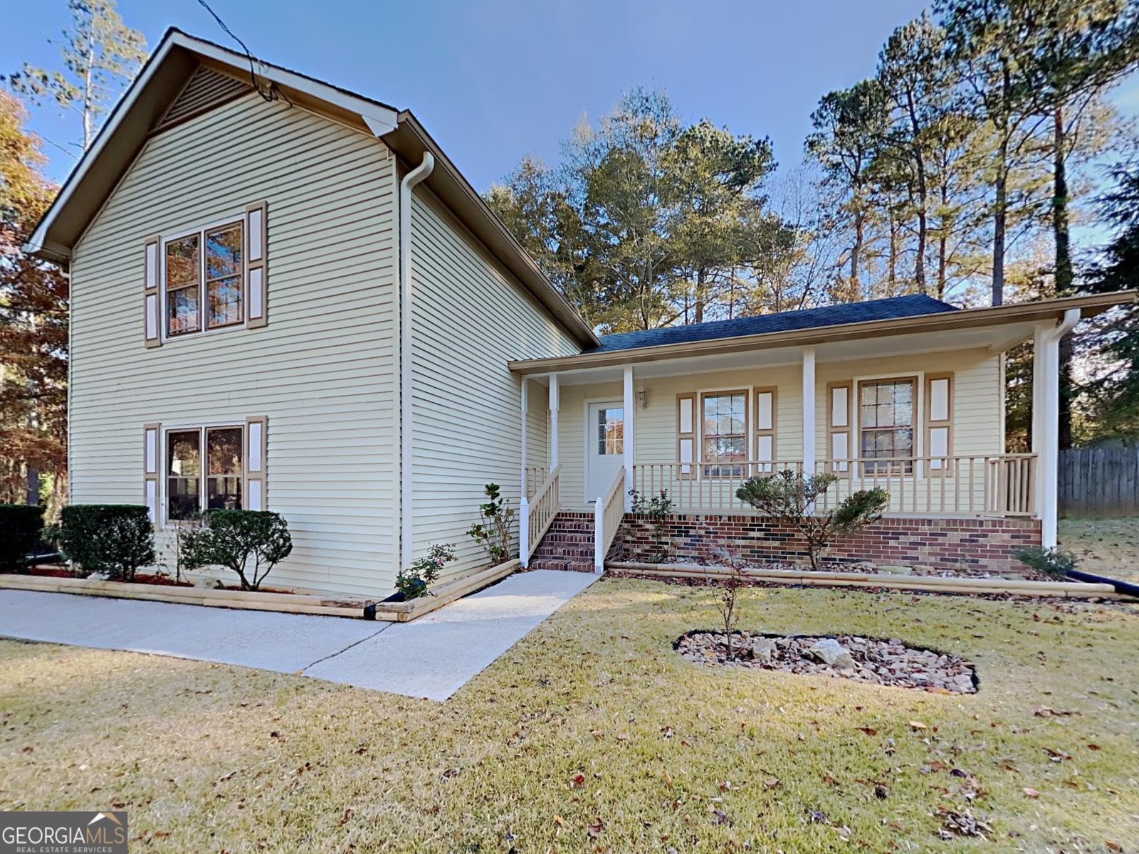 2537 Kings Pistol Court Grayson - main photo
