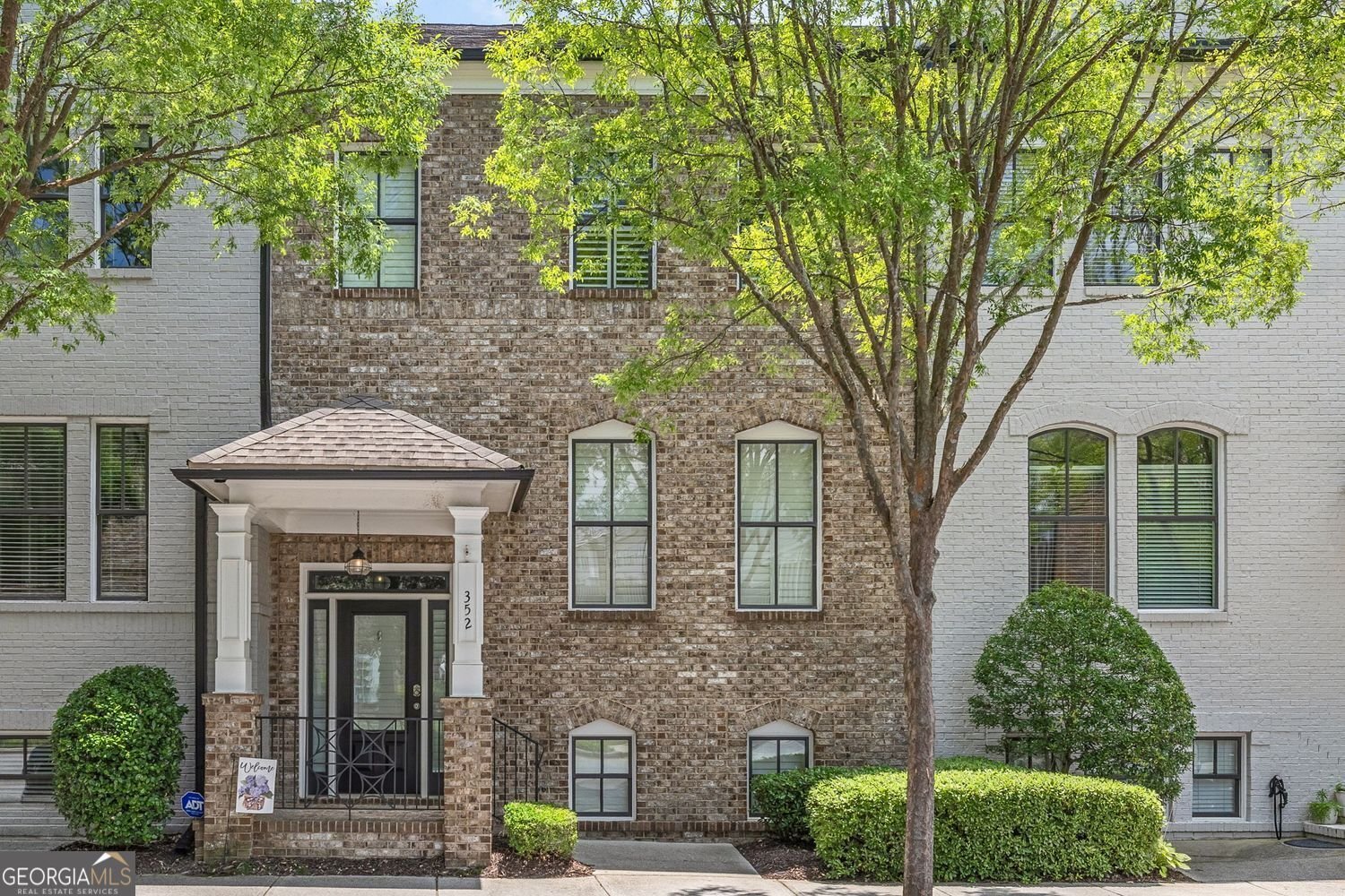 352 Suwanee Avenue Suwanee - main photo