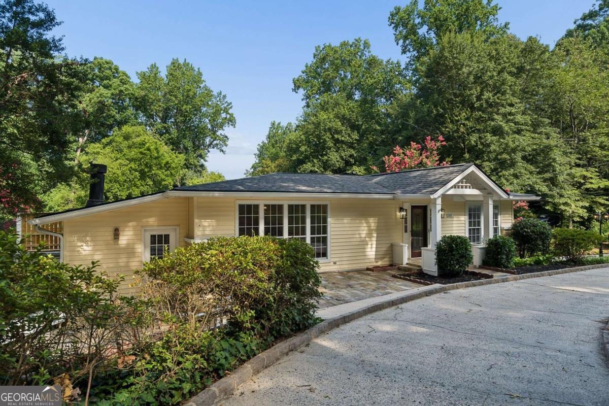 1055 Lee Circle Atlanta - main photo