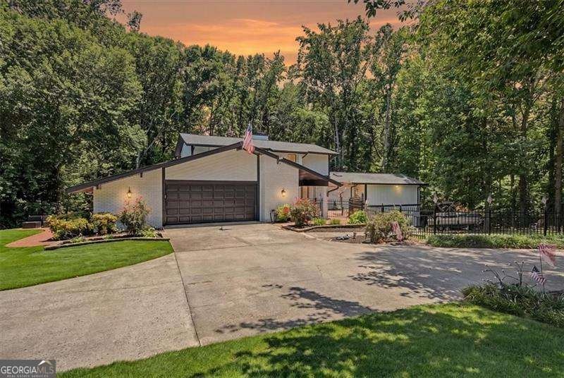 3595 Canon Creek Drive Cumming - main photo