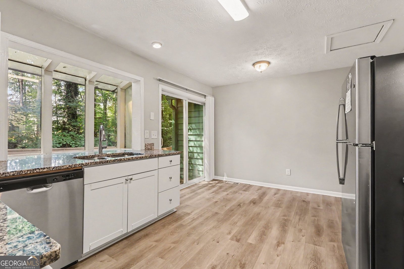5182 Manitou Way Stone Mountain - Photo 10
