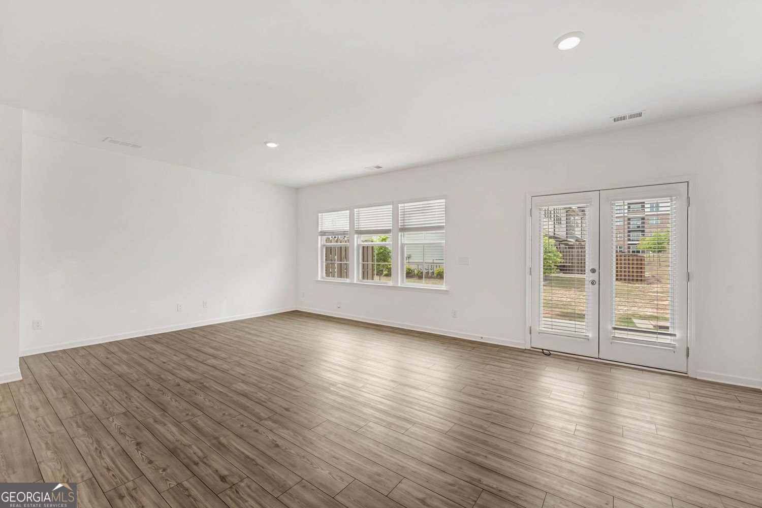 649 Isom Walk Suwanee - Photo 13