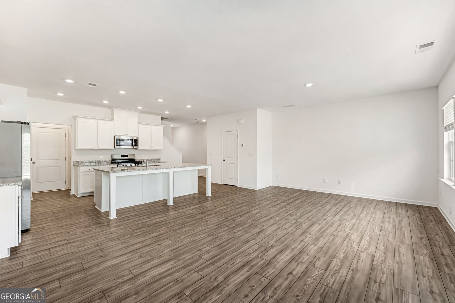 649 Isom Walk Suwanee - Photo 16