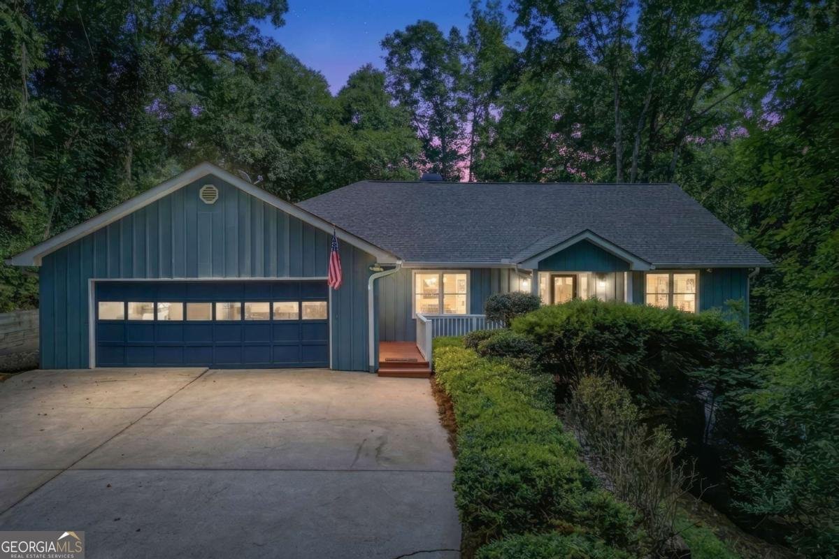 8170 Old Mill Drive Gainesville - main photo