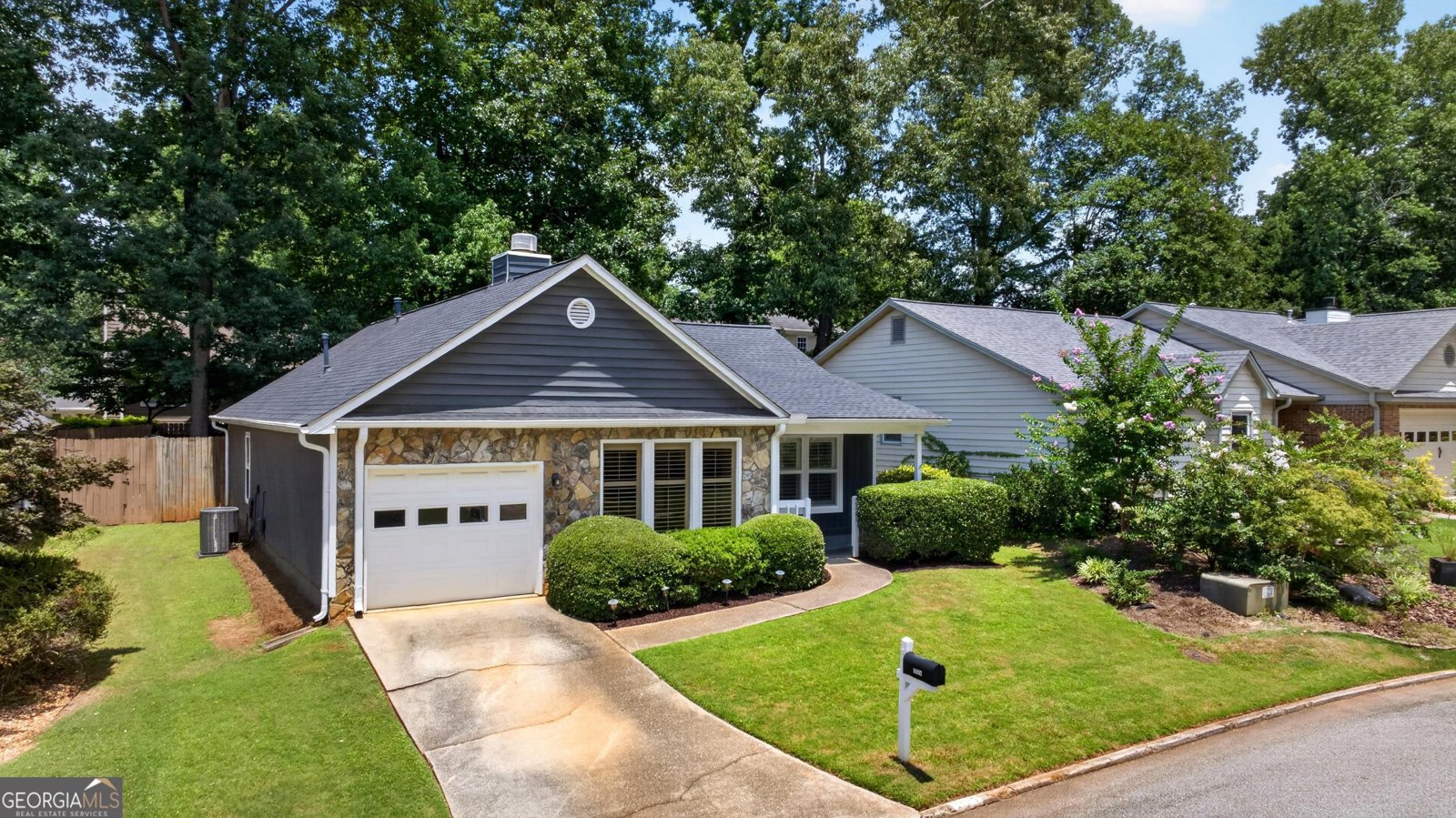 1125 Capital Club Circle Brookhaven - main photo
