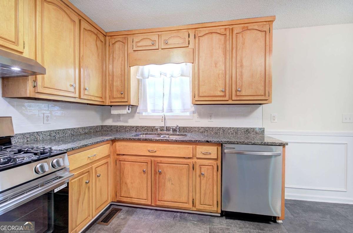 290 Whispering Waters Drive Jasper - Photo 19