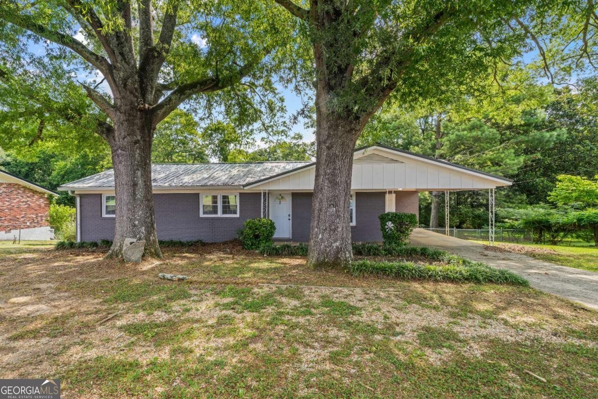 112 Greenbriar Drive Cedartown - main photo