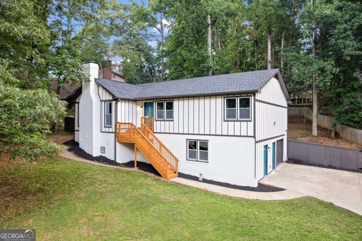 1521 Sundale Drive Lawrenceville - main photo