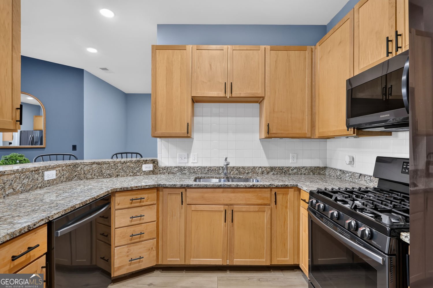 799 Hammond Drive Sandy Springs - Photo 6