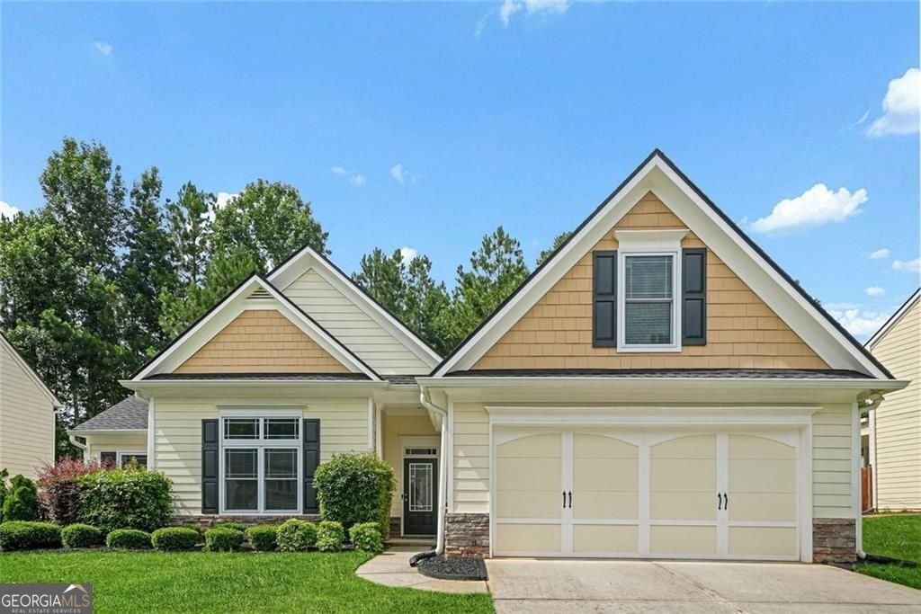2300 Village Green Drive Fairburn - main photo