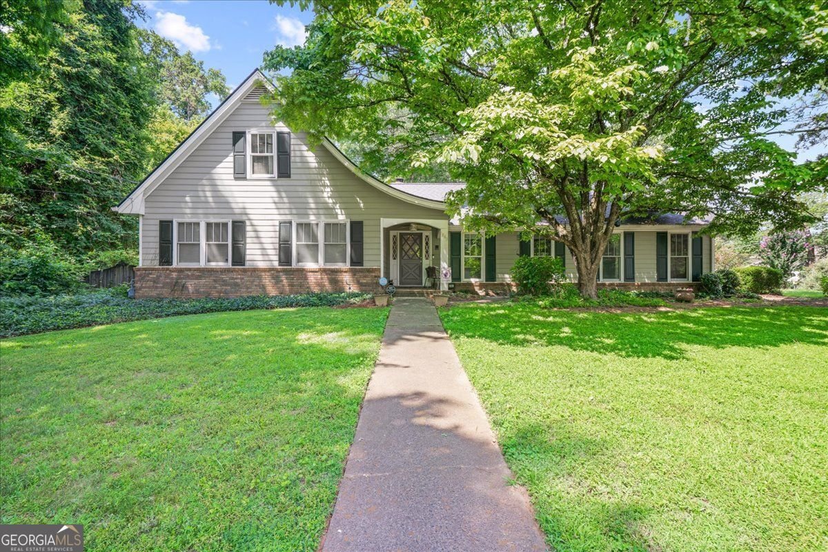 1843 Mountain Creek Drive Stone Mountain - main photo