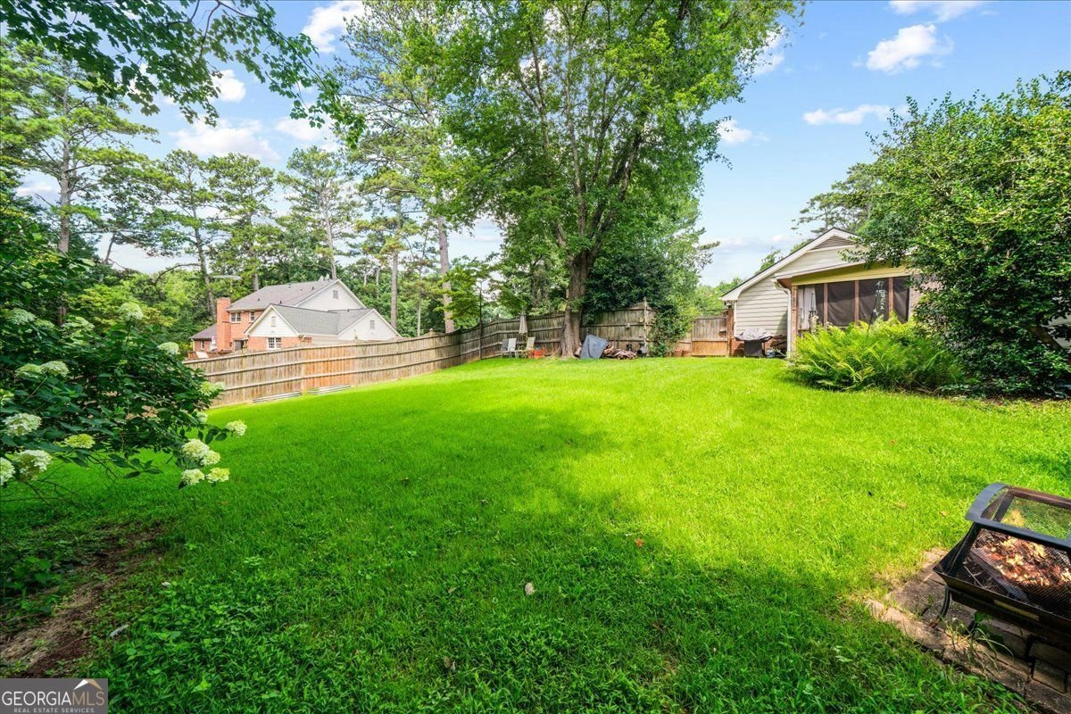 1843 Mountain Creek Drive Stone Mountain - Photo 10