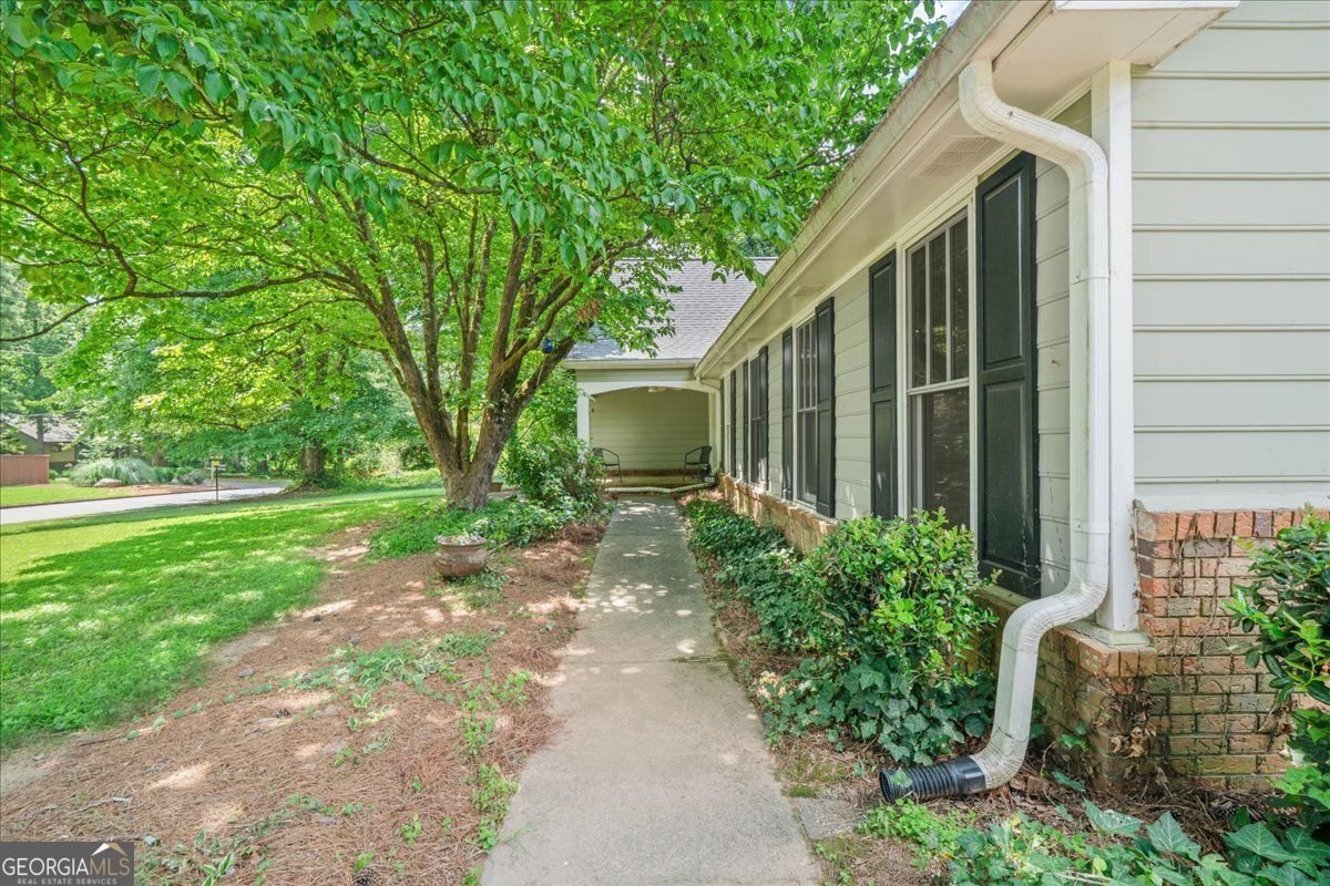 1843 Mountain Creek Drive Stone Mountain - Photo 14