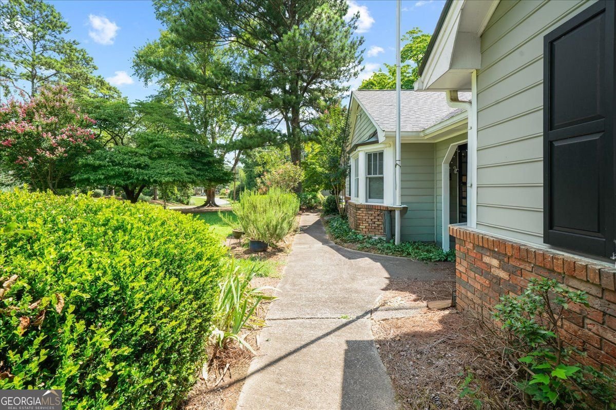 1843 Mountain Creek Drive Stone Mountain - Photo 15