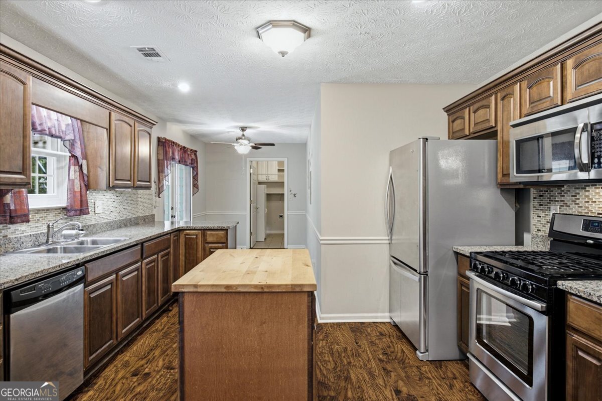 104 Elmwood Drive Hampton - Photo 10
