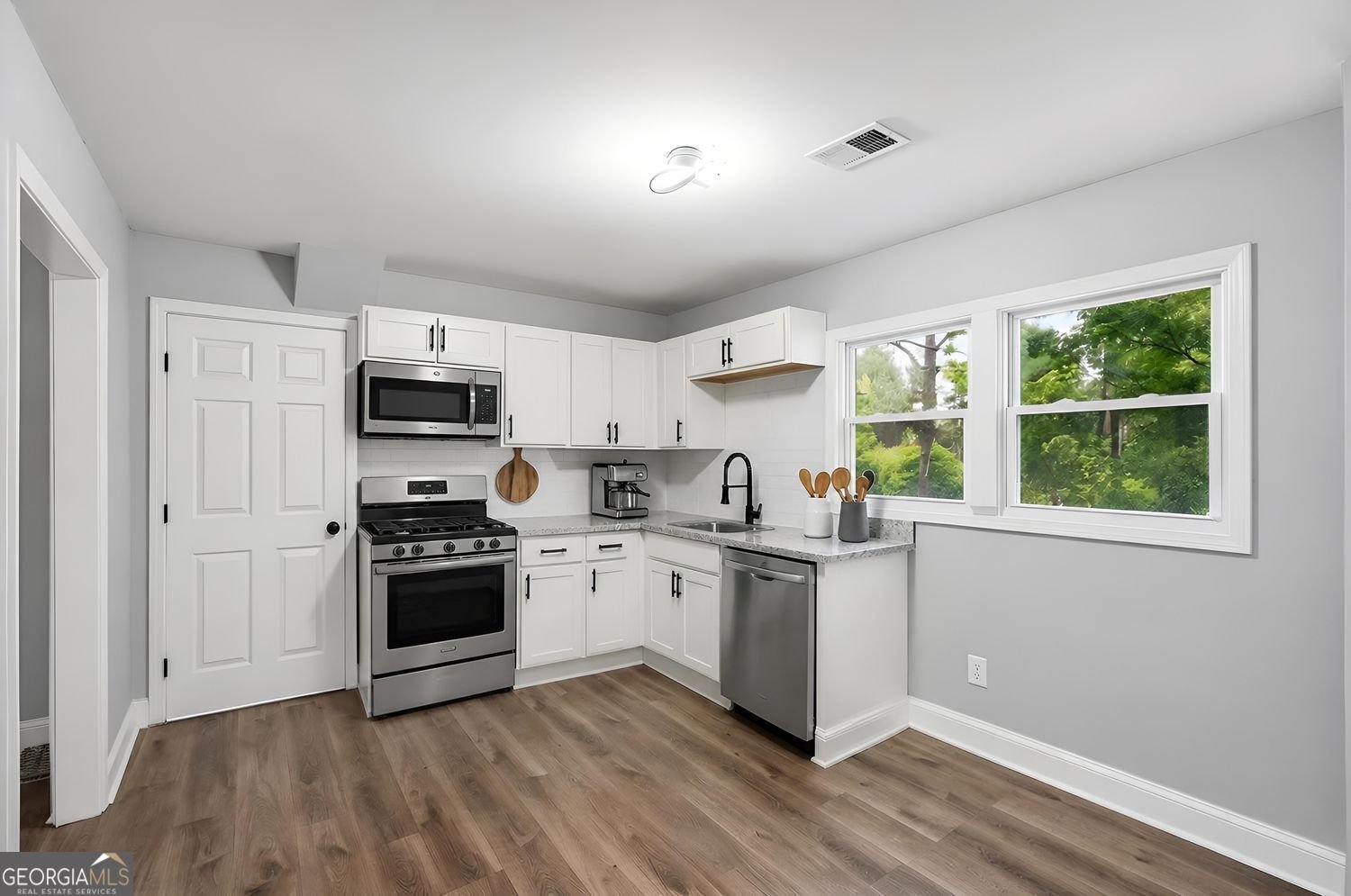 6140 Nichols Drive Union City - Photo 9