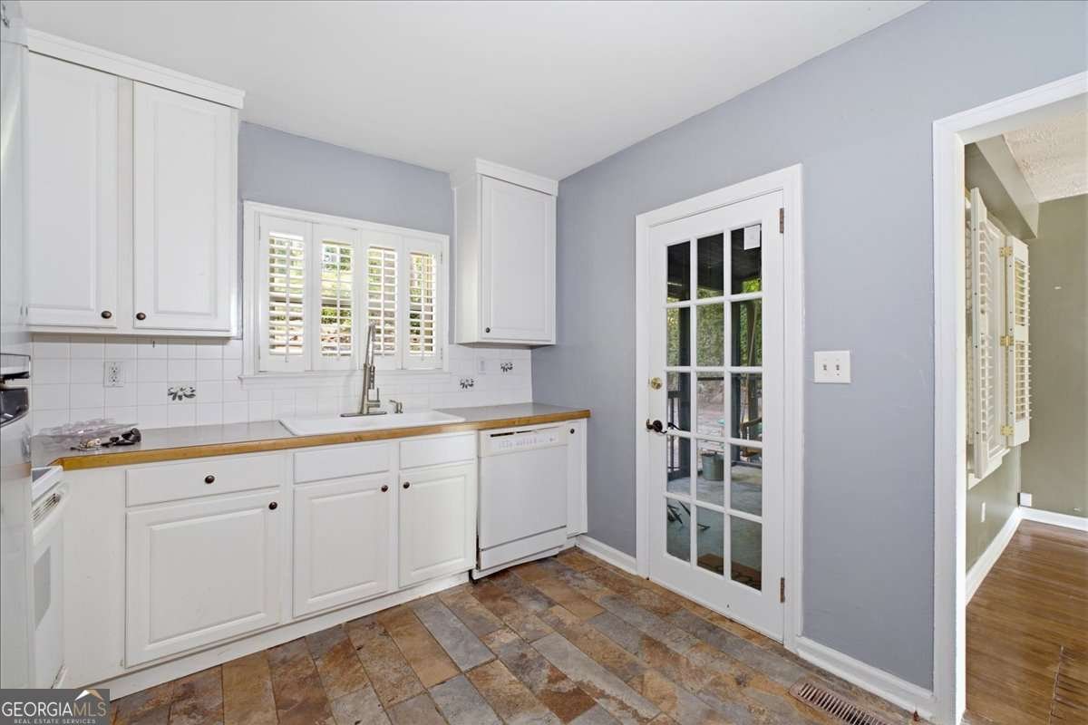 2597 Elsinore Street East Point - Photo 15