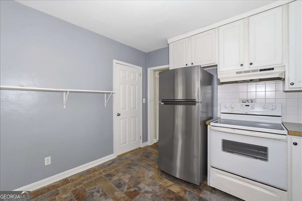 2597 Elsinore Street East Point - Photo 16