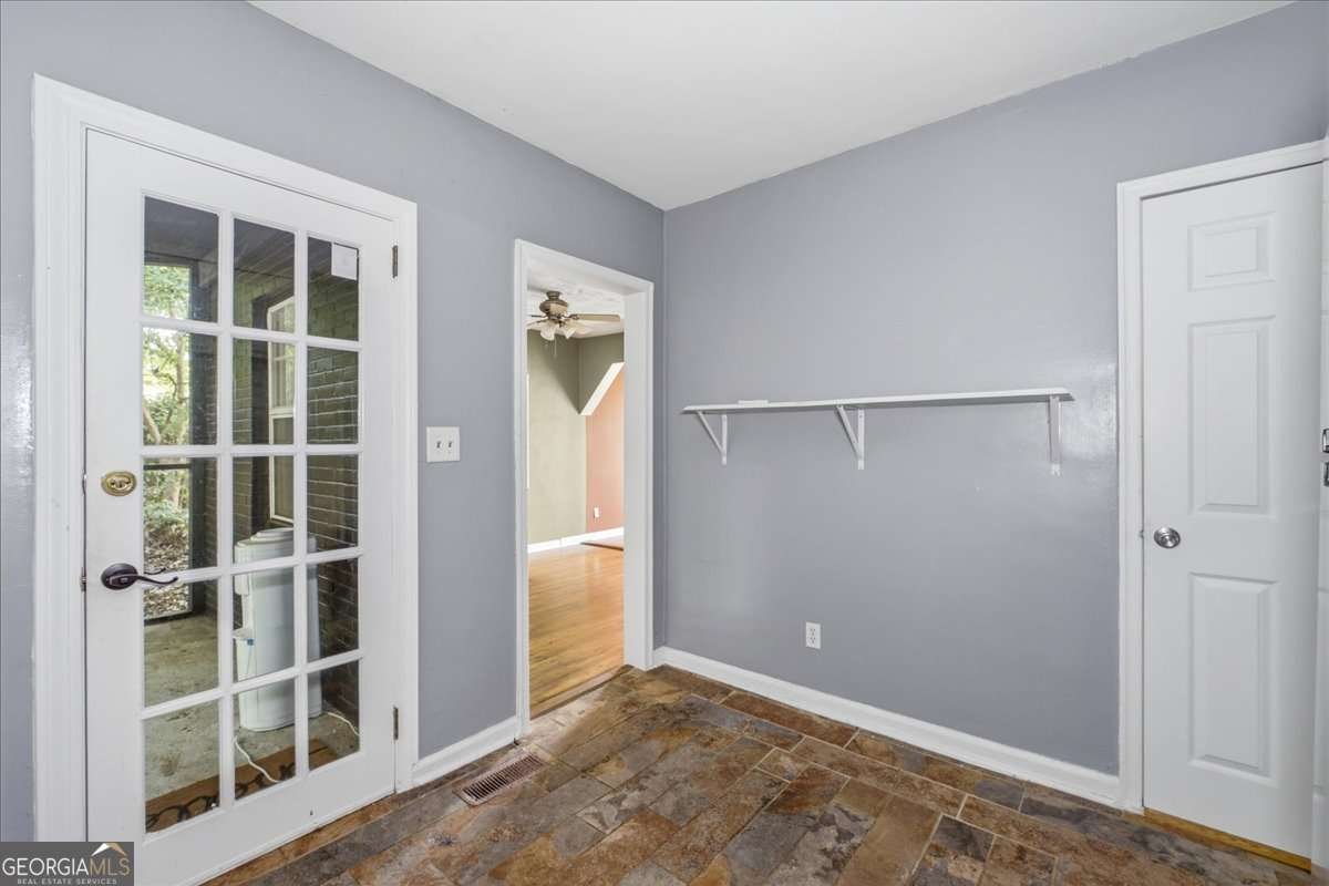 2597 Elsinore Street East Point - Photo 17