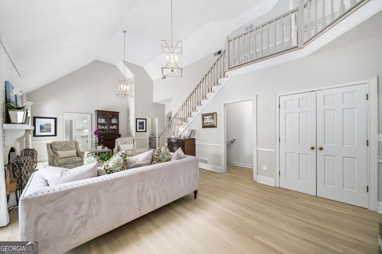 1040 Finnsbury Drive Roswell - Photo 12