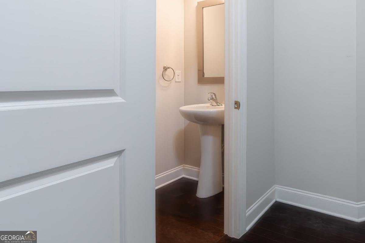 2573 Parkwood Cove Drive Atlanta - Photo 18