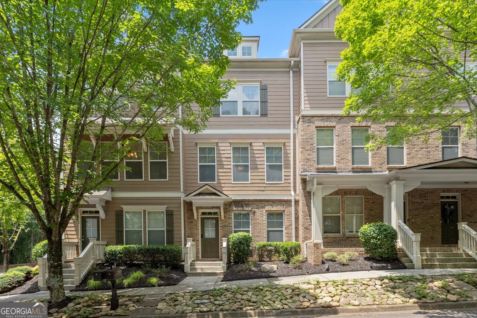 4356 Grove Field Court Suwanee - main photo