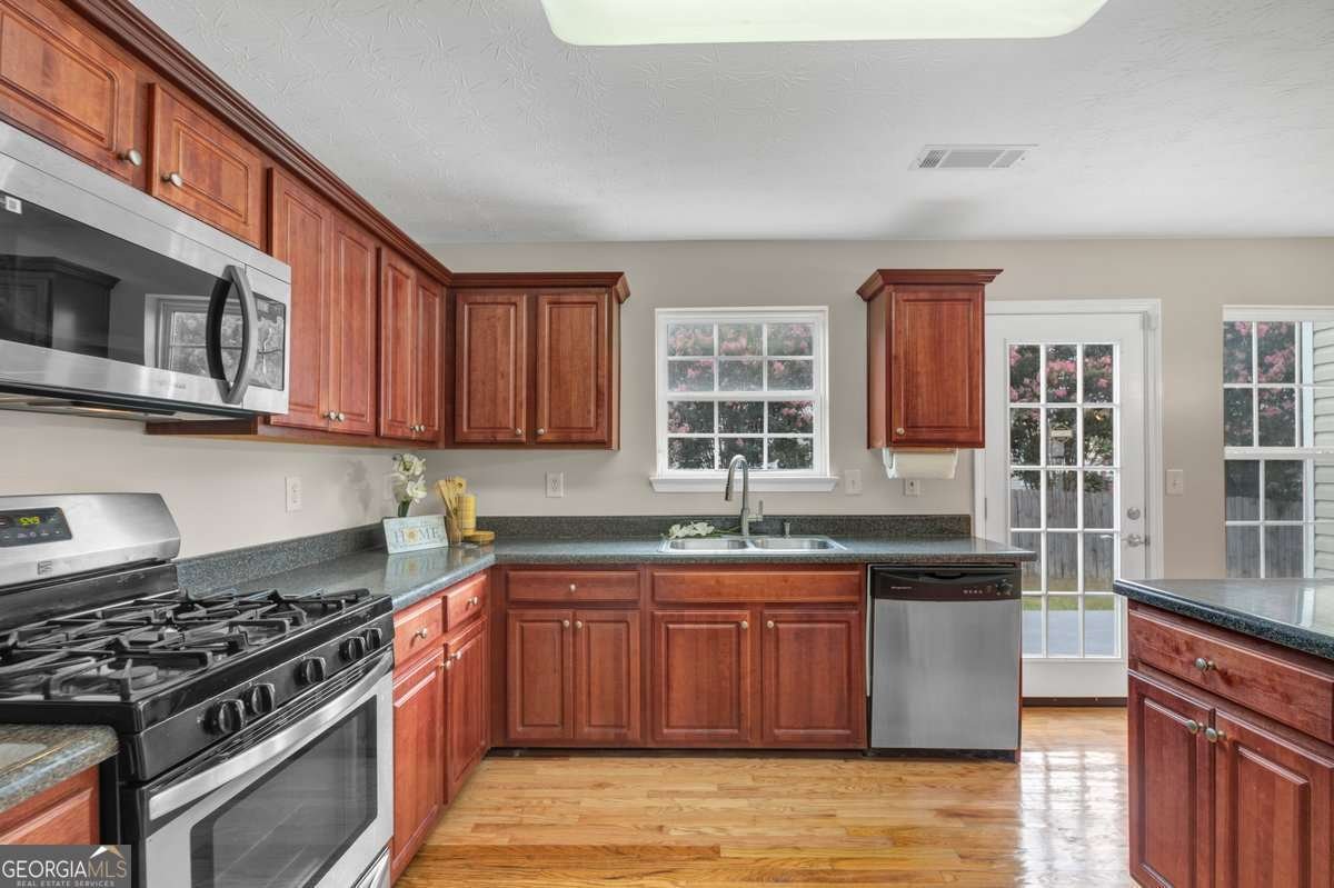 4425 Grove Lake Court Loganville - Photo 16
