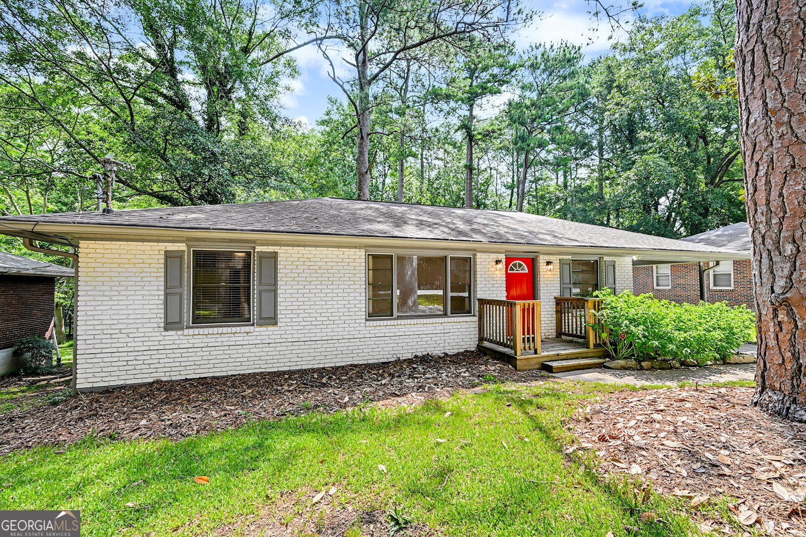 2462 Macon Drive Atlanta - main photo