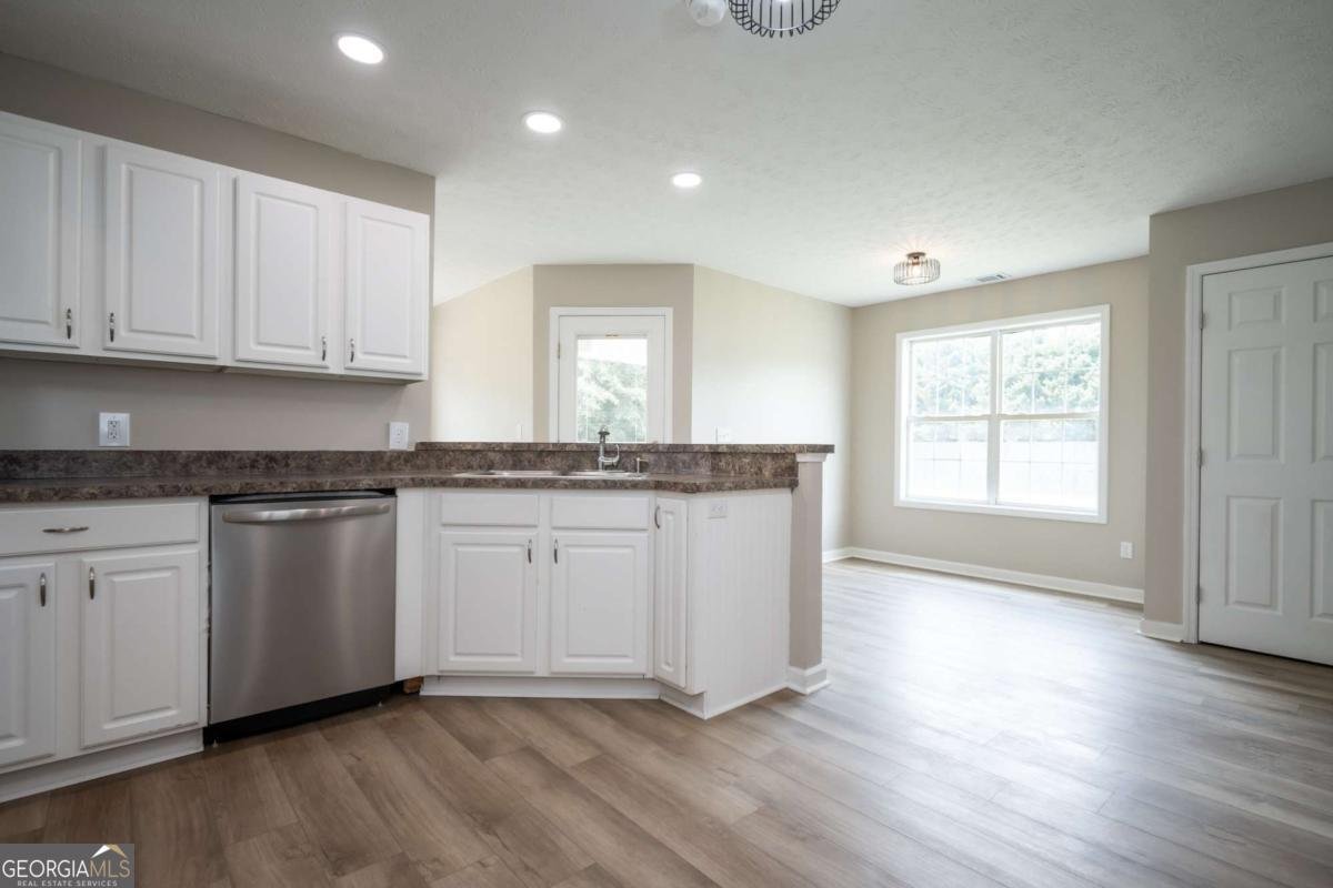 2341 Hartley Court Statham - Photo 22