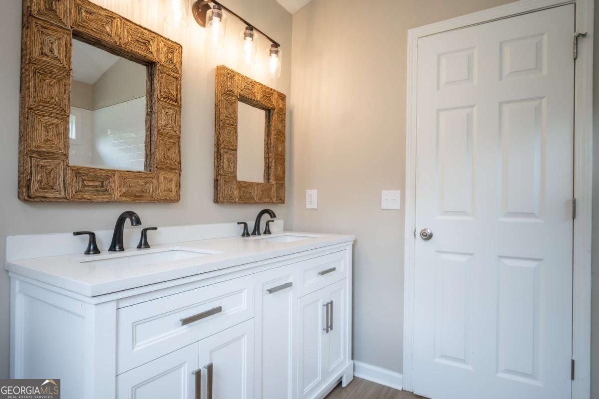 2341 Hartley Court Statham - Photo 32
