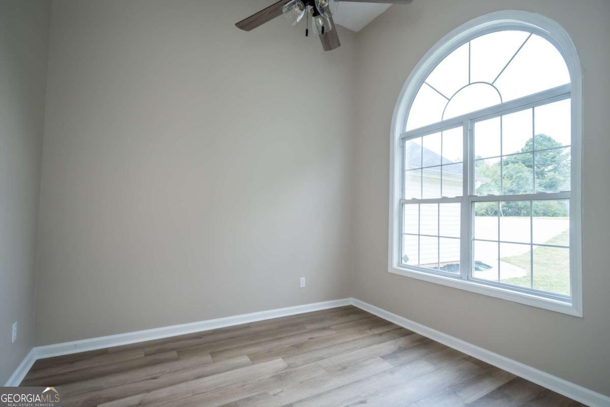 2341 Hartley Court Statham - Photo 34