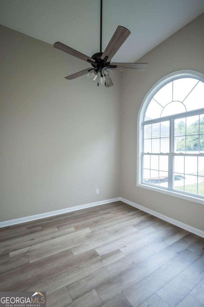 2341 Hartley Court Statham - Photo 35