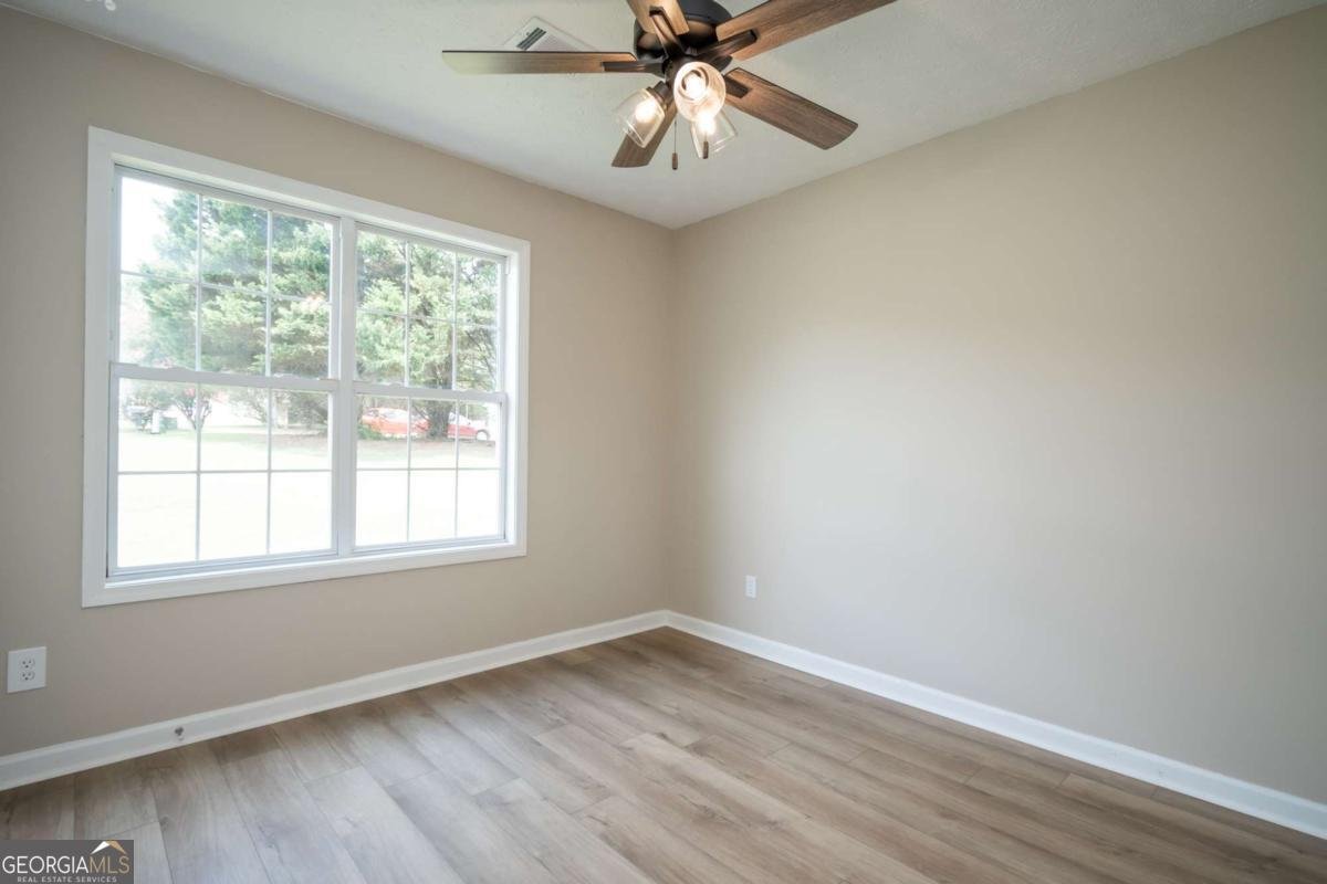 2341 Hartley Court Statham - Photo 41