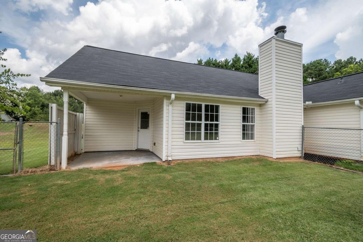 2341 Hartley Court Statham - Photo 7