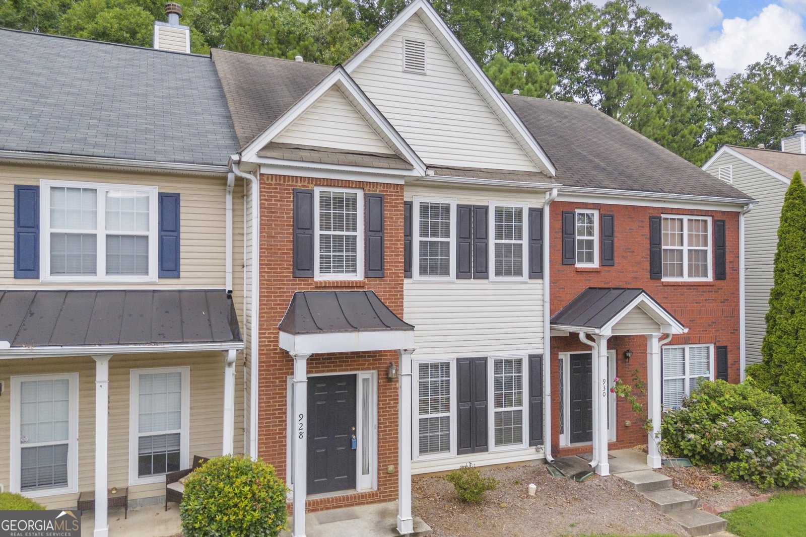 928 Tree Creek Boulevard Lawrenceville - main photo