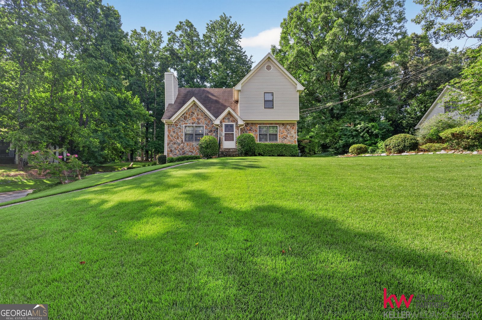 981 Thousand Oaks Drive Lawrenceville - main photo