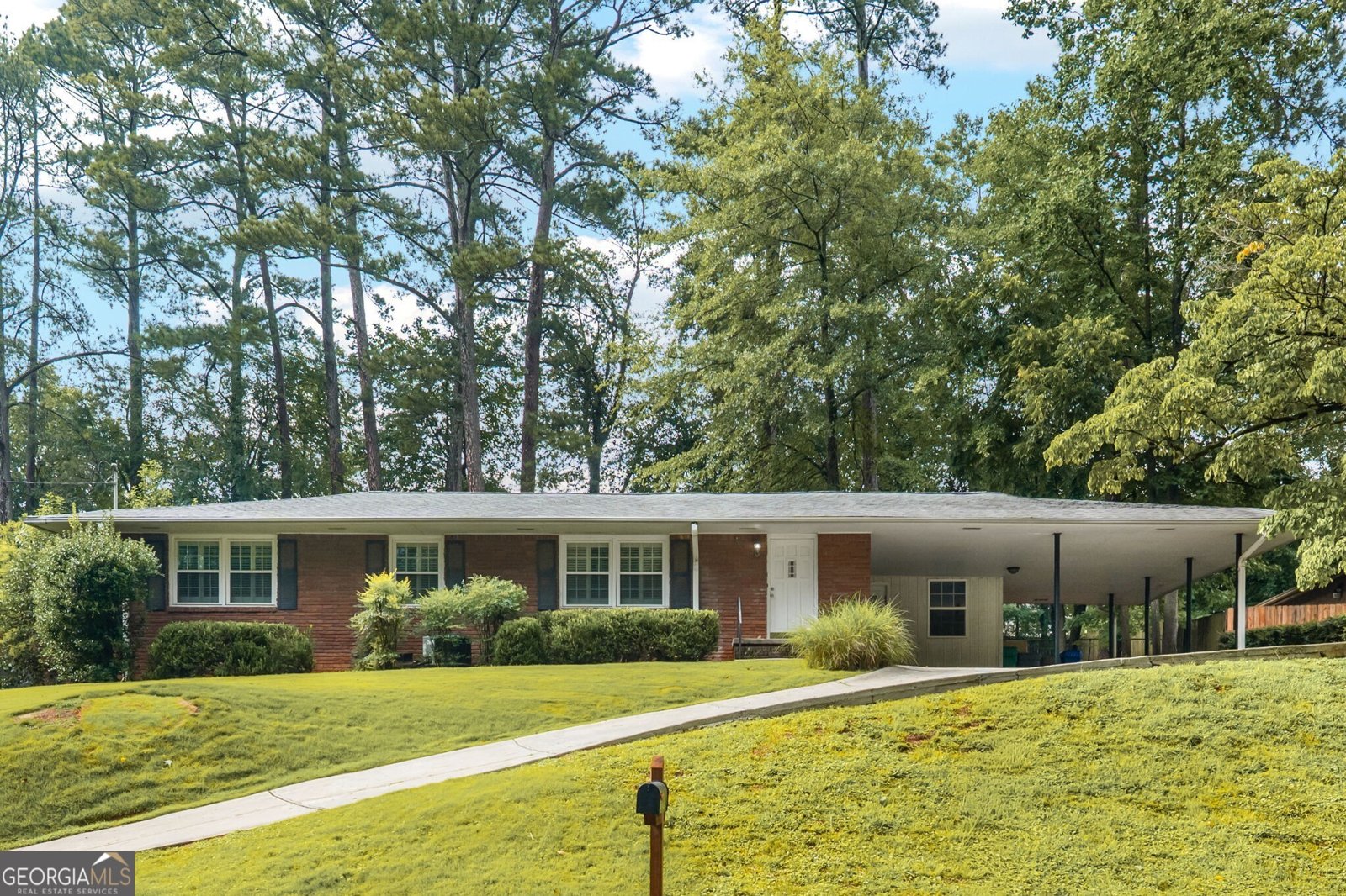 1780 N Holly Lane Atlanta - main photo