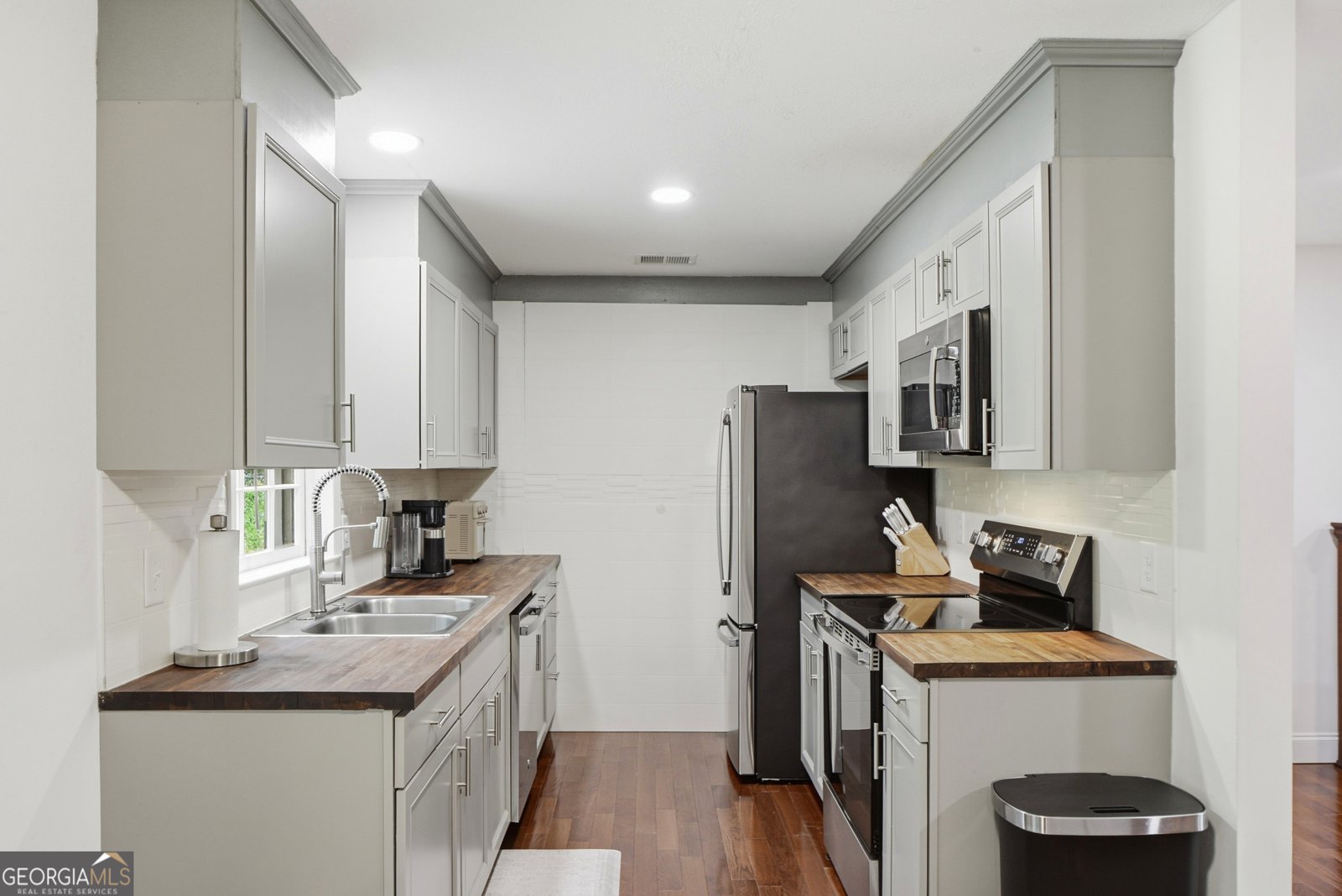 1217 Black Road Cleveland - Photo 13