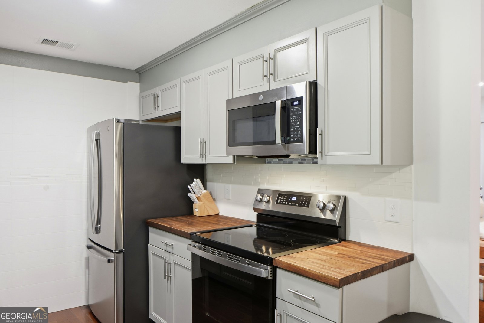 1217 Black Road Cleveland - Photo 15
