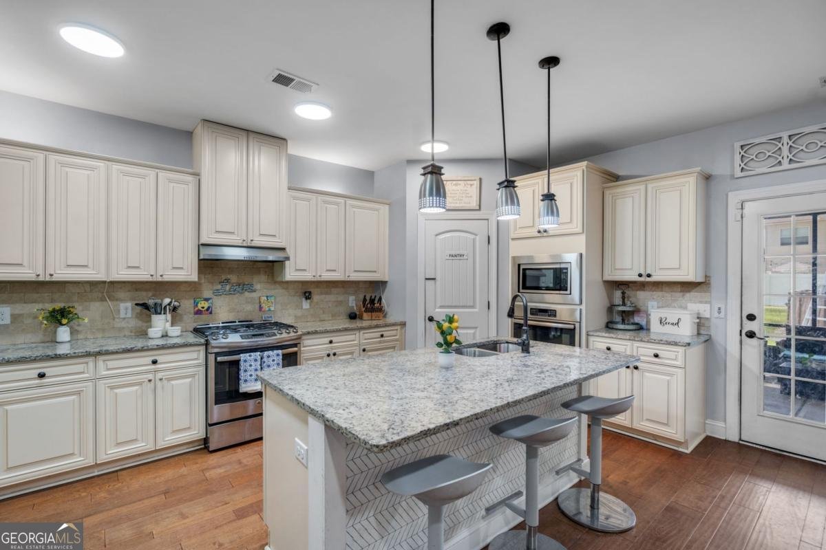 214 Cypress Lakes Drive Bloomingdale - Photo 14