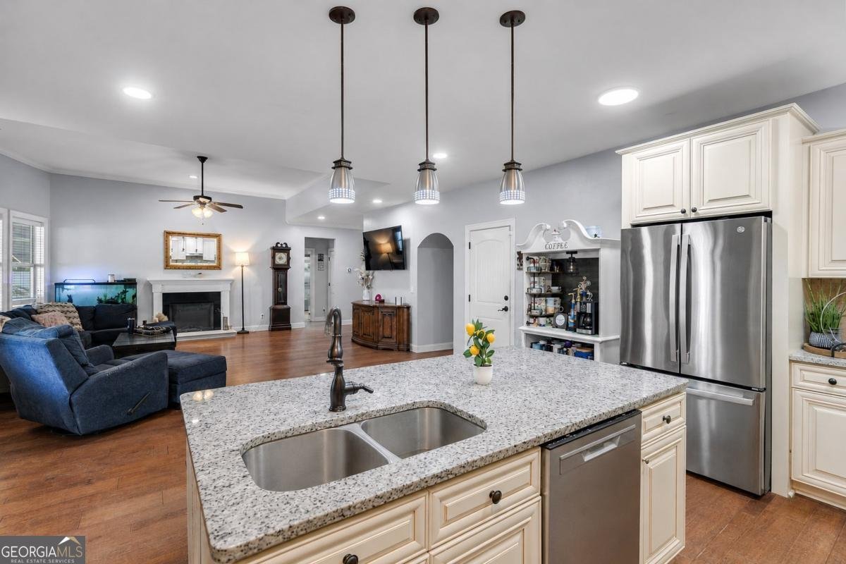 214 Cypress Lakes Drive Bloomingdale - Photo 15