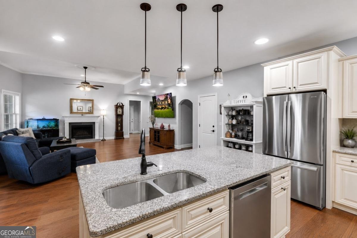 214 Cypress Lakes Drive Bloomingdale - Photo 17