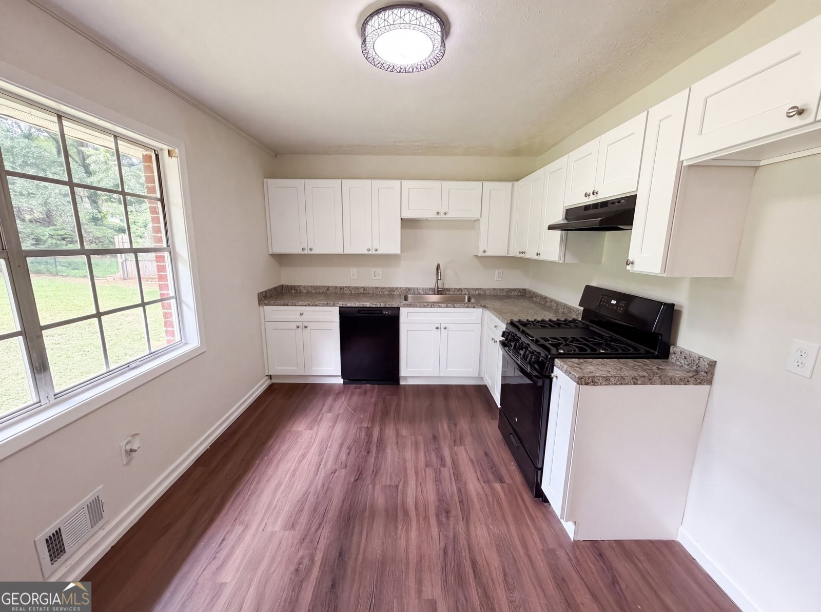 1375 South Hicks Circle Conyers - Photo 6