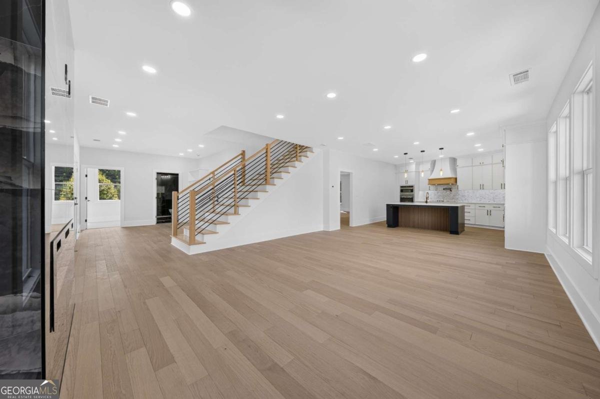210 lacey Loganville - Photo 11