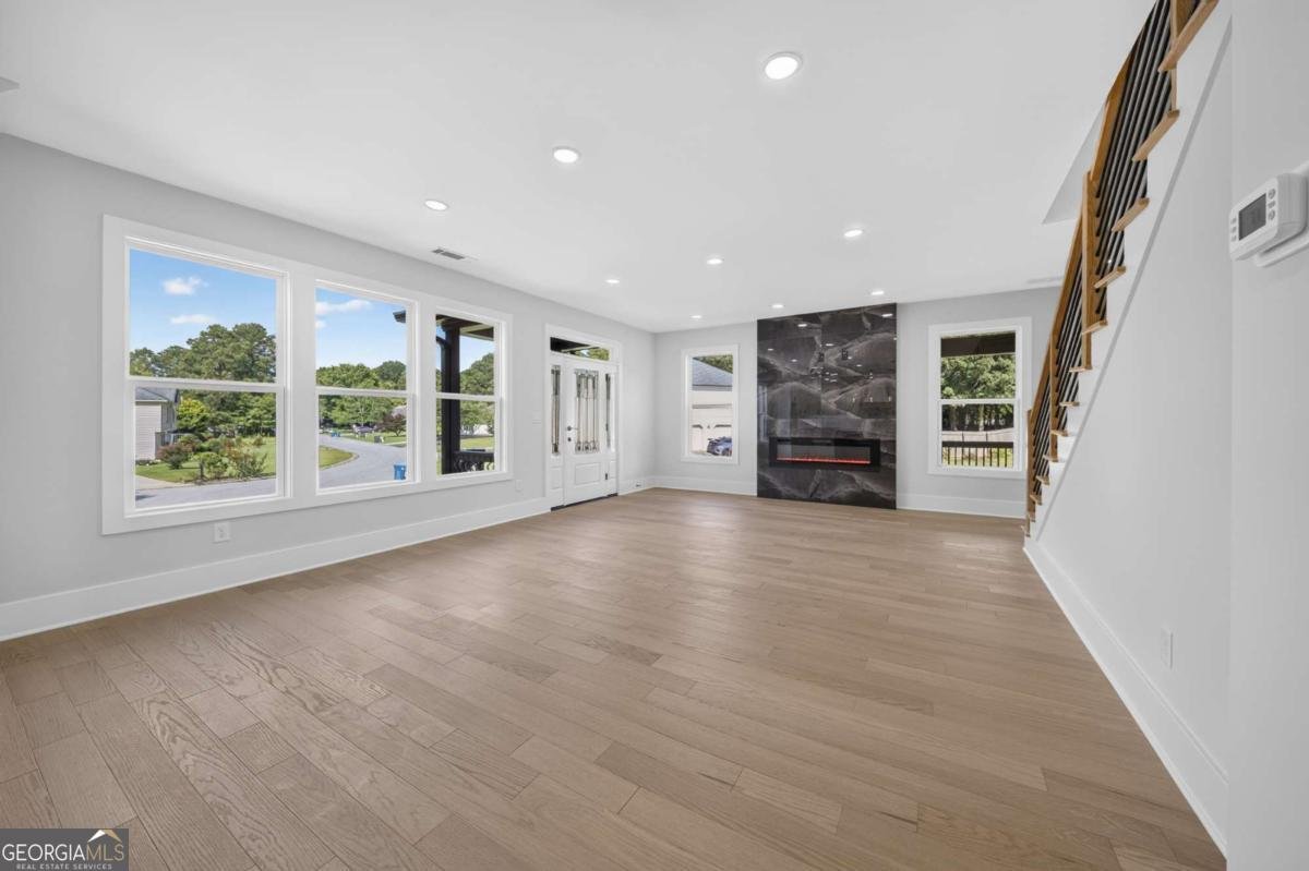 210 lacey Loganville - Photo 13