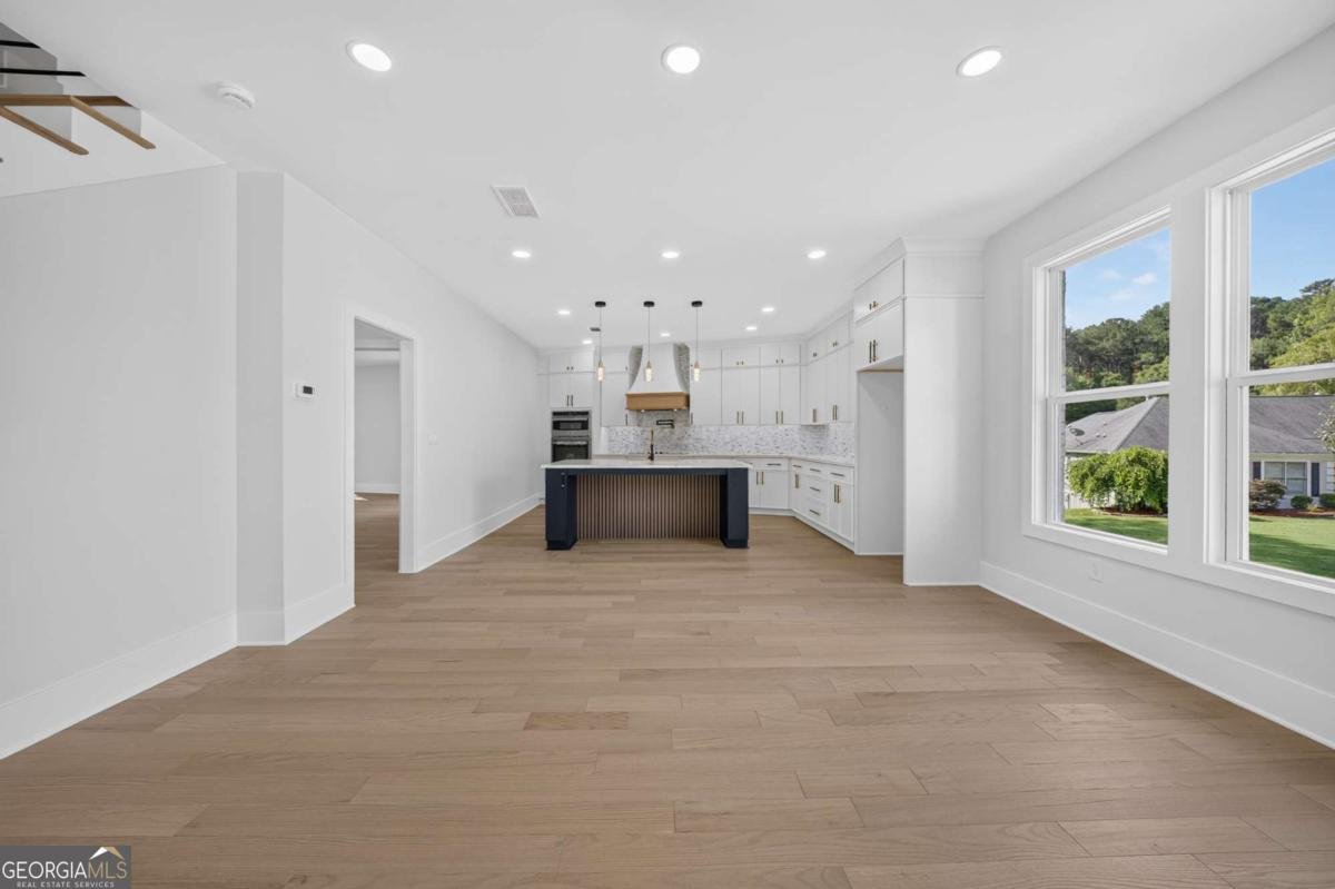 210 lacey Loganville - Photo 16