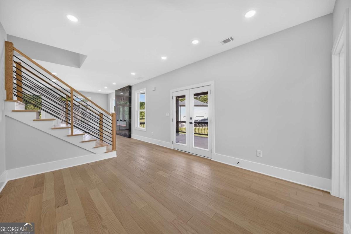 210 lacey Loganville - Photo 34
