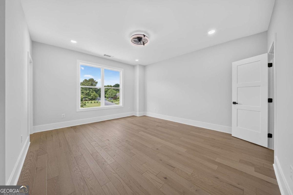 210 lacey Loganville - Photo 47
