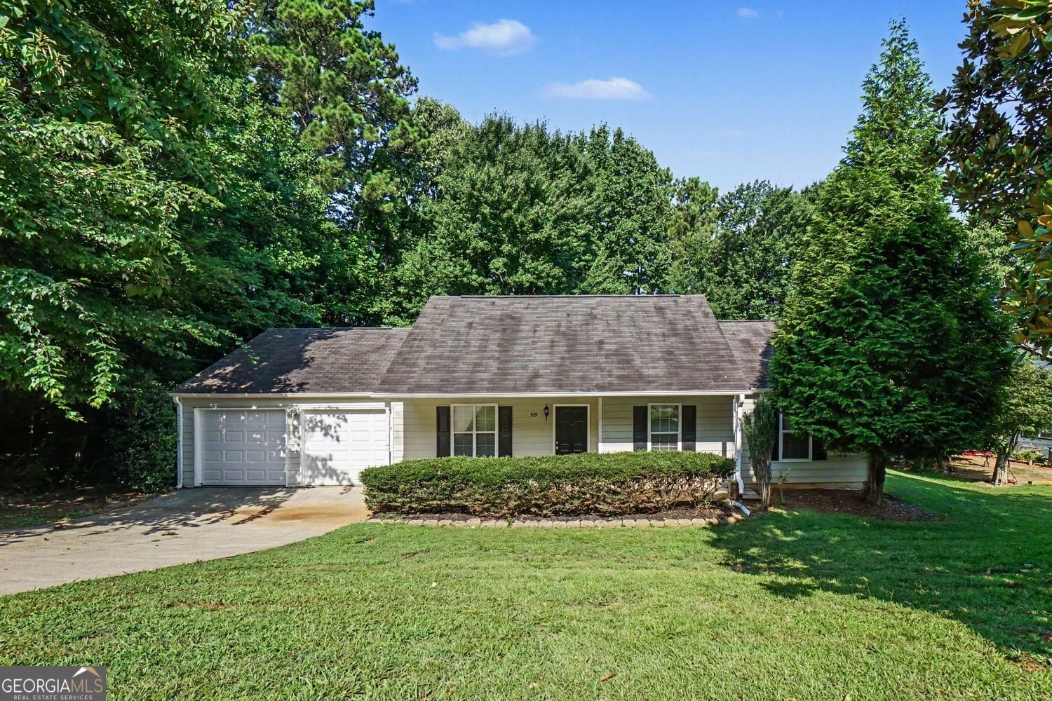 529 Bluff Court Woodstock - main photo